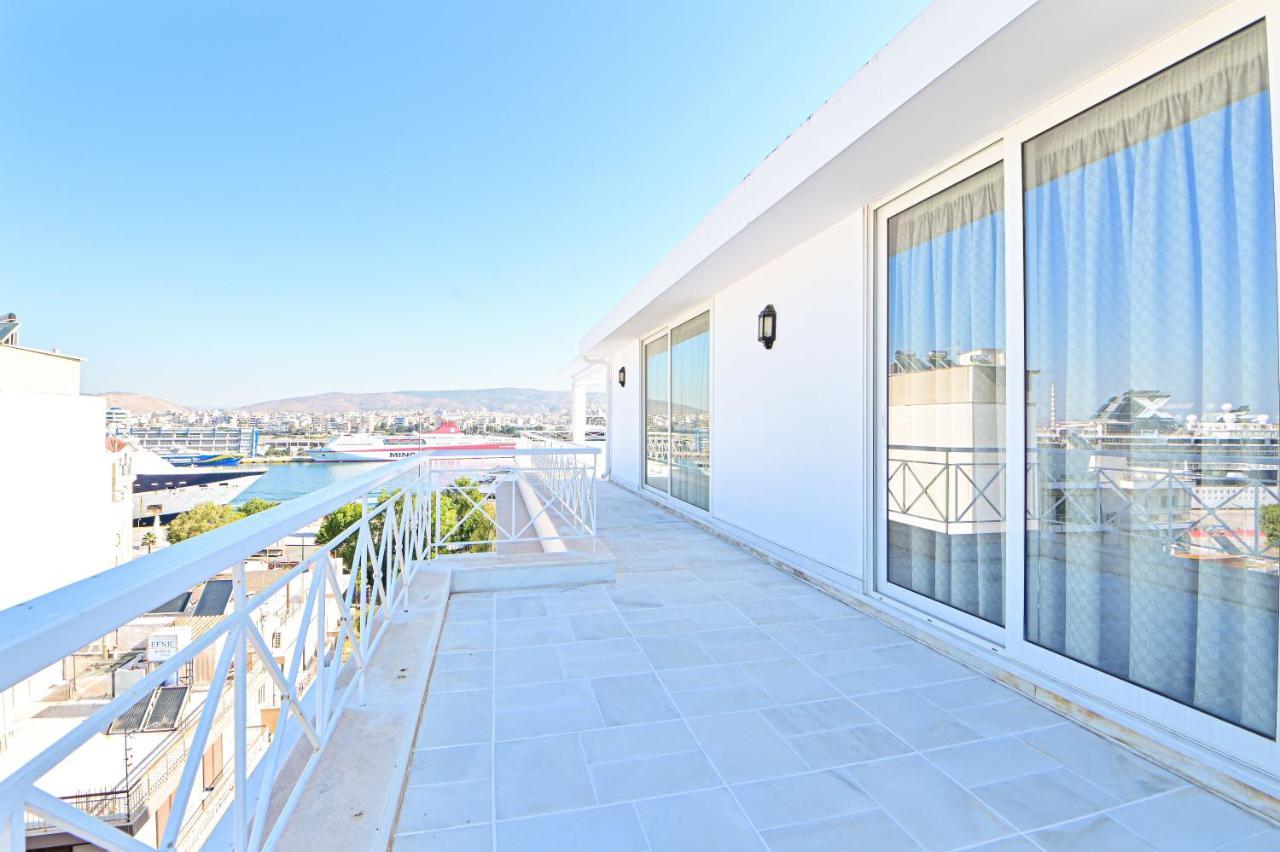 Charming Apartment With A Sea View Terrace Piræus Eksteriør billede